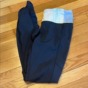 Lululemon Black Leggings with Blue Patterned Waistband Size 6